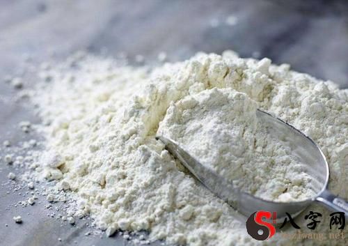 梦见面粉搞得满脸都是