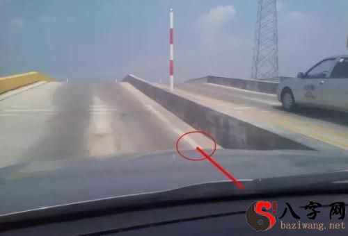 梦见开车上陡坡突然熄火